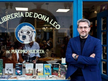 Máximo Huerta en su librería