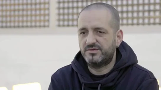 El dueño de 'BrasasYmás' reconoce a Chicote que una parte de la deuda es con su hermano: "20.000 en Seguridad Social" El dueño de 'BrasasYmás' reconoce a Chicote que una parte de la deuda es con su hermano: "20.000 en Seguridad Social"