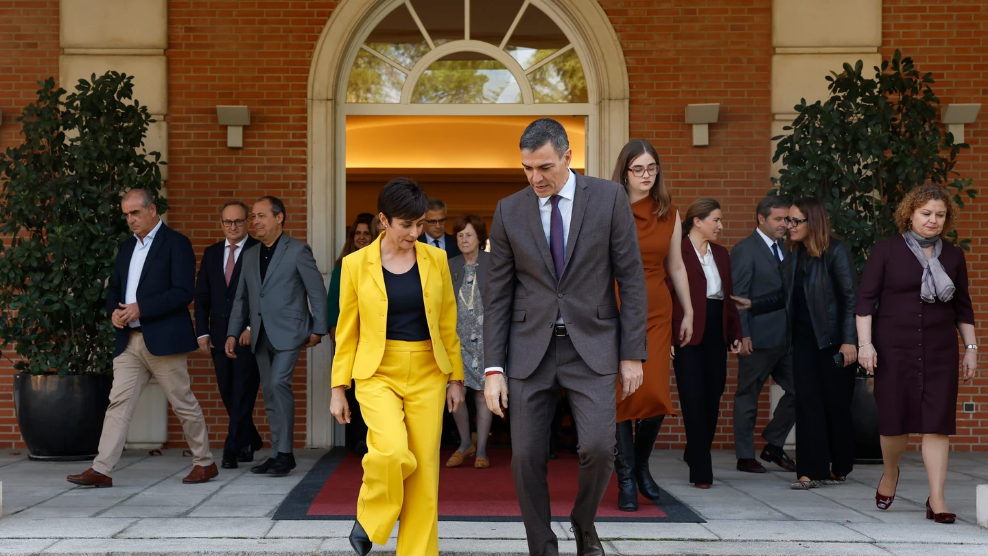 El presidente del Gobierno, Pedro Sánchez, y la ministra de Vivienda, Isabel Rodríguez, mantienen un encuentro con organizaciones sociales y representantes del sector de la vivienda El presidente del Gobierno, Pedro Sánchez, y la ministra de Vivienda, Isabel Rodríguez, mantienen un encuentro con organizaciones sociales y representantes del sector de la vivienda