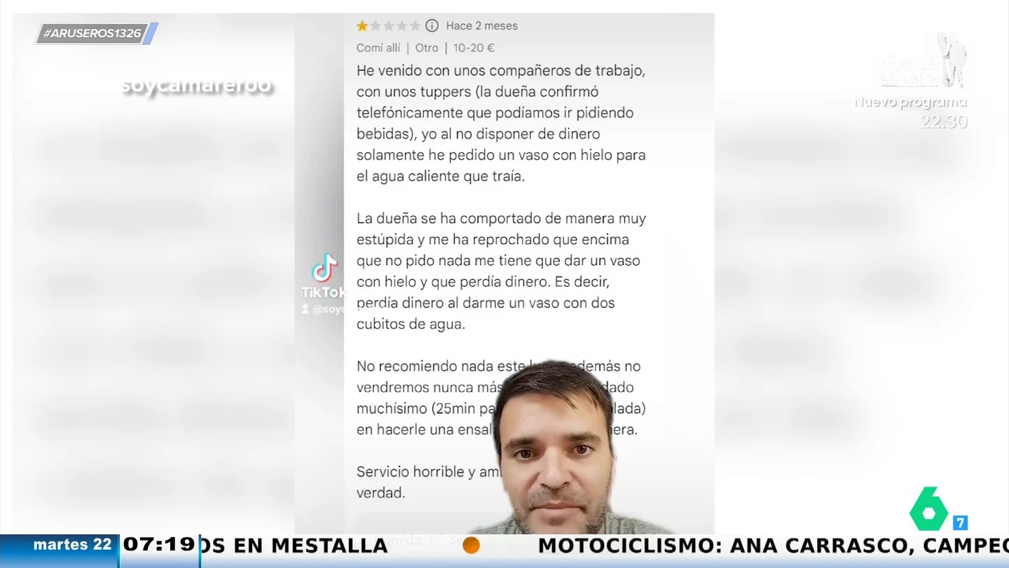 Un hombre critica a un restaurante por no ponerle un vaso con hielo para echar el agua que trae de casa Un hombre critica a un restaurante por no ponerle un vaso con hielo para echar el agua que trae de casa