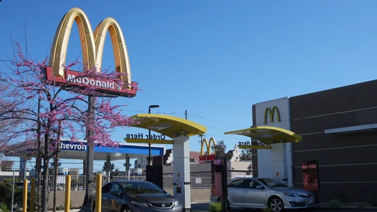 Un restaurante de comida rápida McDonald's en Los Ángeles, EEUU Un restaurante de comida rápida McDonald's en Los Ángeles, EEUU