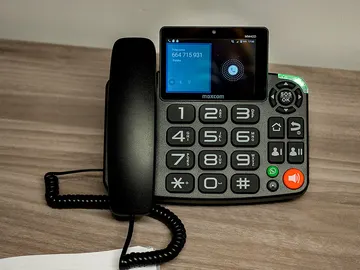Este nuevo teléfono fijo que hace videollamadas de WhatsApp Este nuevo teléfono fijo que hace videollamadas de WhatsApp