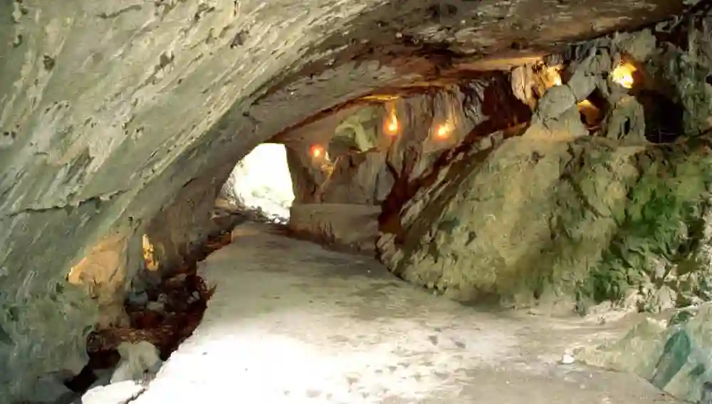 Cueva de Zugarramurdi Cueva de Zugarramurdi