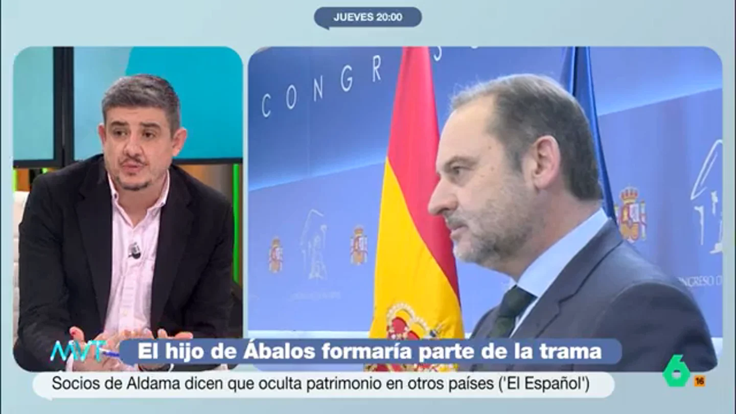 Alfonso Pérez Medina, sobre José Luis Ábalos: "Los indicios de delito que están en la causa son muy abrumadores" "¿Dónde está el dinero de Ábalos? Esa es la gran pregunta que se hacen los investigadores", comenta Alfonso Pérez Medina en este video donde asegura que "no tiene sentido que sus subordinados cobraran 9 millones y él el pago de dos casas".
