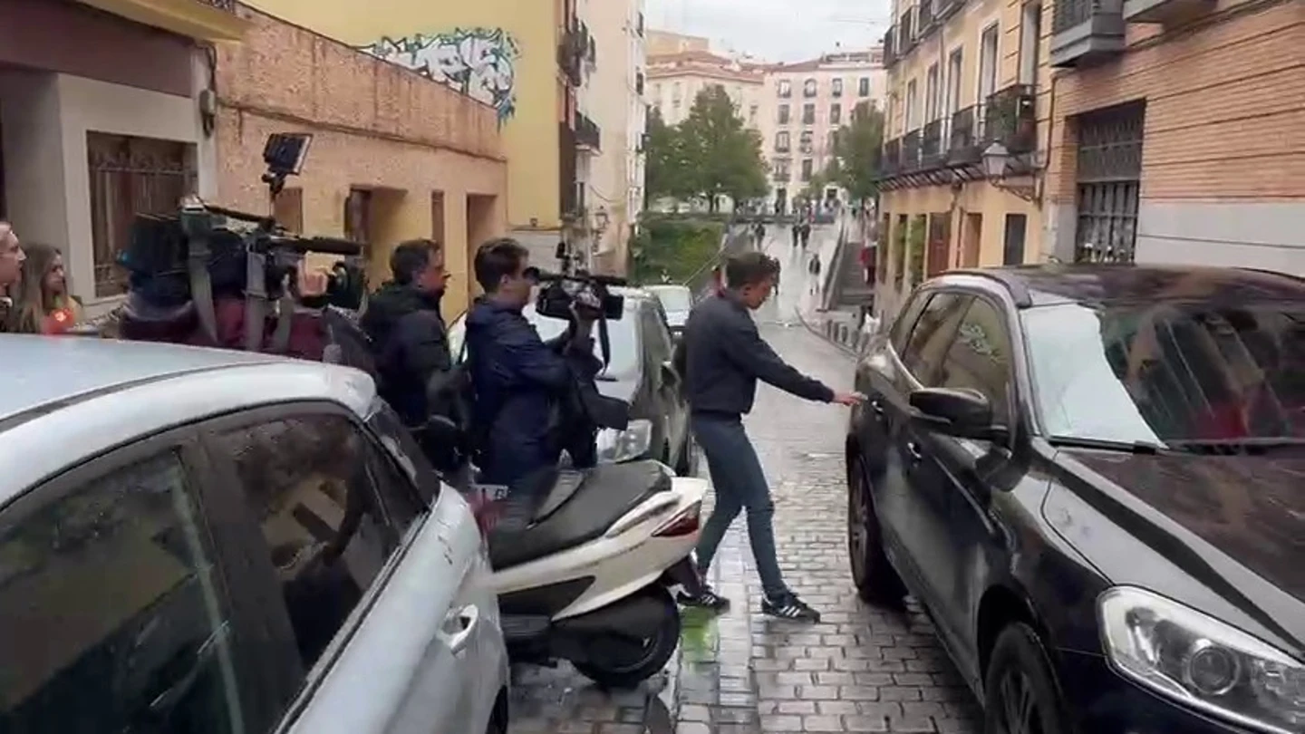 Primeras imágenes de Errejón tras la denuncia por agresión sexual Primeras imágenes de Errejón tras la denuncia por agresión sexual