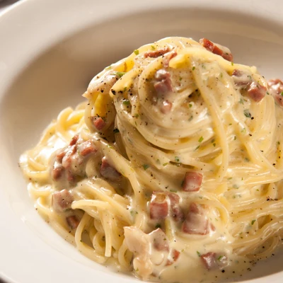 Plato de pasta carbonara