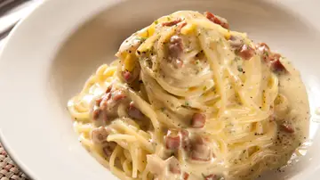 Plato de pasta carbonara Plato de pasta carbonara