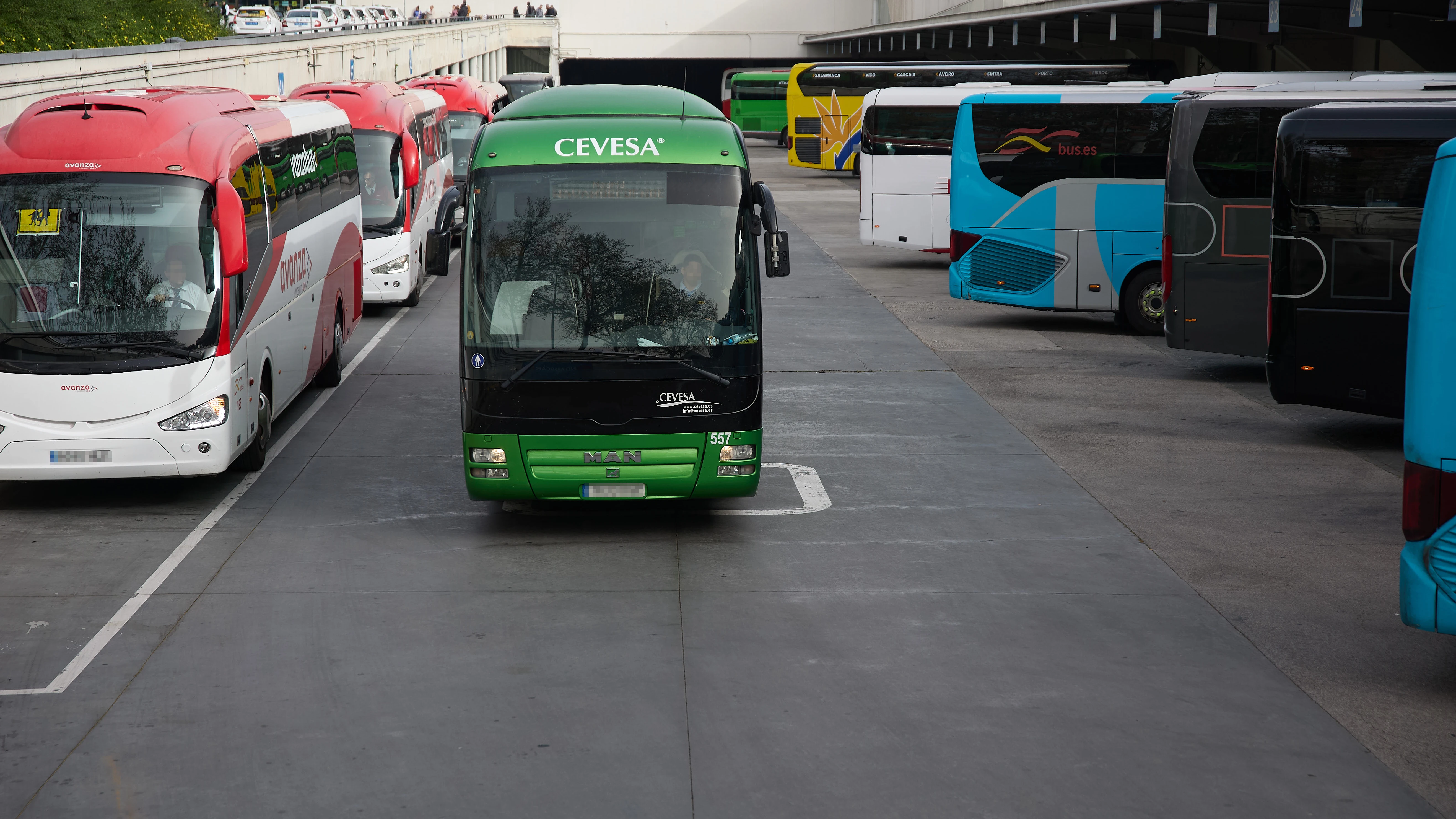 Autobuses en la estación sur de autobuses de Méndez Álvaro, a 22 de marzo de 2024, en Madrid (España).