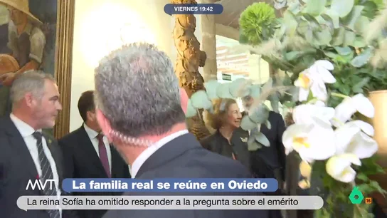 La reina Sofía omite responder a preguntas sobre el emérito en los Premios Princesa de Asturias La reina emérita, como es habitual, no ha faltado a su cita con estos galardones y ha acompañado al rey Felipe VI, a la reina Letizia, a la infanta Sofía y a la Princesa Leonor en este evento tan señalado.