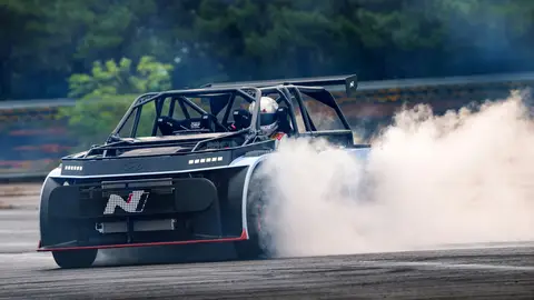 Este carrito de golf es un prototipo 4x4 de 650 CV que representa el futuro de los deportivos de Hyundai Hyundai RN24 2024