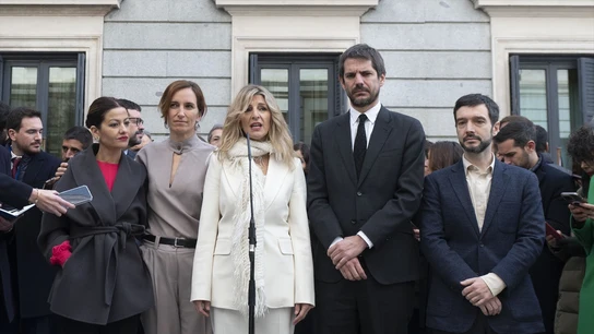 Yolanda Díaz, atiende a medios a su llegada al acto de homenaje a la Constitución, en el Congreso de los Diputados. Yolanda Díaz, atiende a medios a su llegada al acto de homenaje a la Constitución, en el Congreso de los Diputados.