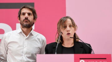 Amanda Andrades, secretaria de feminismos de Sumar, y Ernest Urtasun