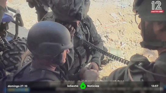 PERIODISTA PULSA BOTON PERIODISTA PULSA BOTON