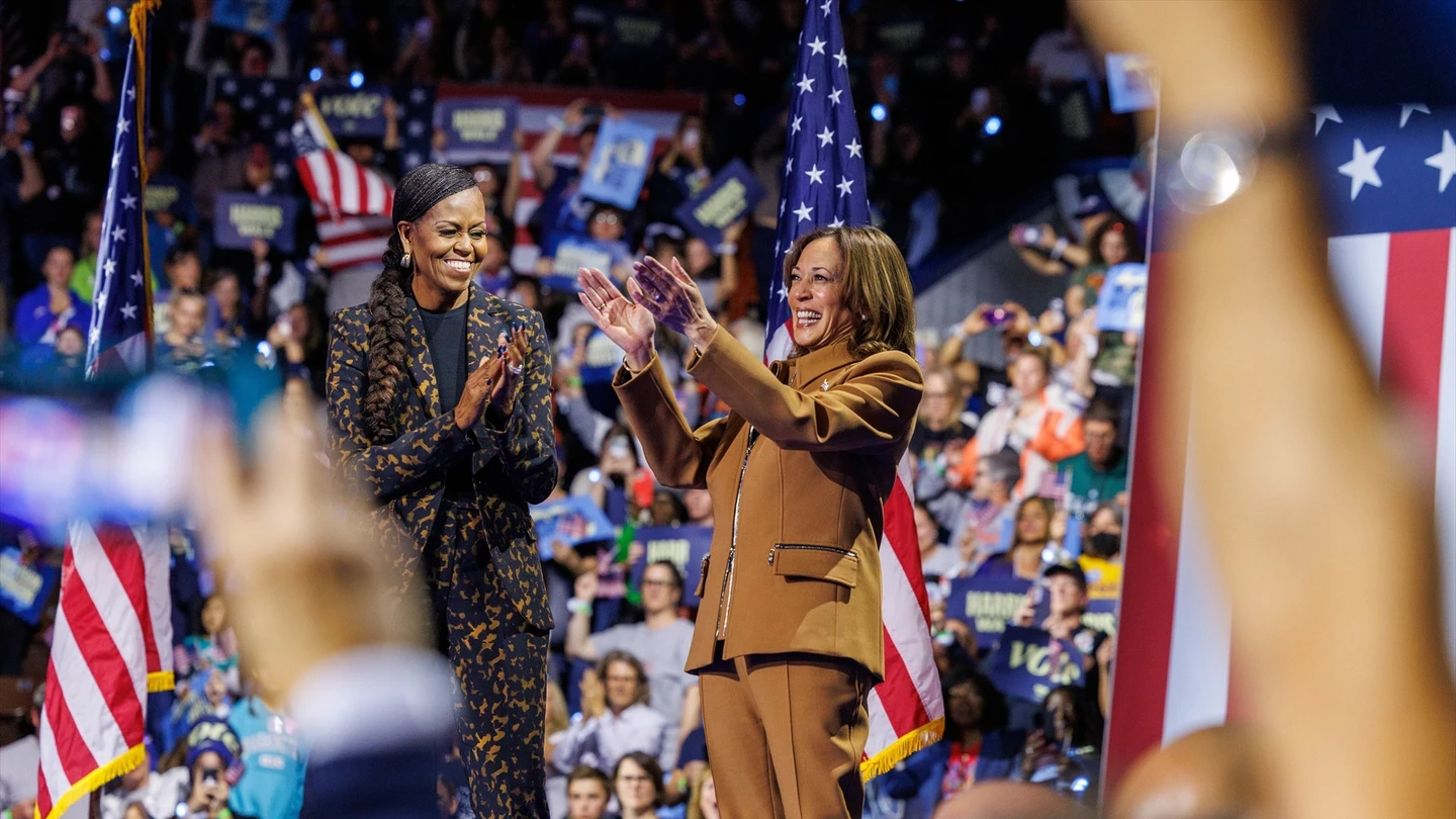 Kamala Harris y Michelle Obama Kamala Harris y Michelle Obama