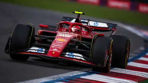 Carlos Sainz se doctora en México con una victoria dominante Carlos Sainz se doctora en México con una victoria dominante
