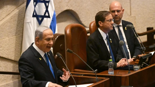El primer ministro israelí, Benjamín Netanyahu, habla en la apertura de la 25ª sesión de la Knesset. El primer ministro israelí, Benjamín Netanyahu, habla en la apertura de la 25ª sesión de la Knesset.