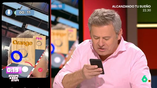 Iñaki Urrutia y Miki Nadal demuestran su nivel de inglés gracias al juego más viral de TikTok En el juego, los zapeadores deben pronunciar diferentes colores en inglés para así superar un circuito. ¿Serán capaces de recorrerlo en menos de 30 segundos? Descúbrelo en el vídeo principal.