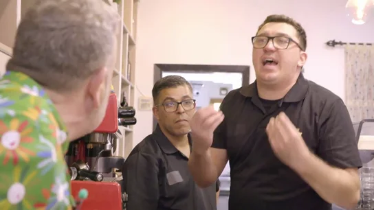 El dueño de 'Los Pitos' se pone a beber cerveza ante Alberto Chicote: "¿Qué haces aquí tomando cañas?" El dueño de 'Los Pitos' se pone a beber cerveza ante Alberto Chicote: "¿Qué haces aquí tomando cañas?"