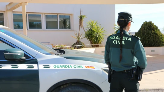 Agente de la Guardia Civil. Agente de la Guardia Civil.