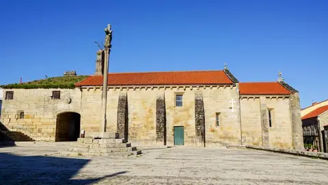 Santuario de la Virgen del Camino, Muros Santuario de la Virgen del Camino, Muros