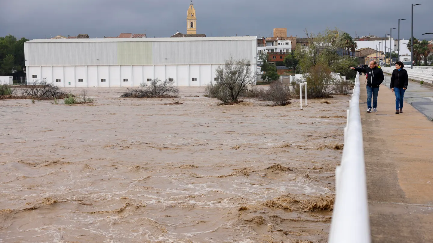La DANA se mantiene activa en Valencia y se traslada a Castellón y Valencia Río Magre a su paso por Alfarp (Valencia)