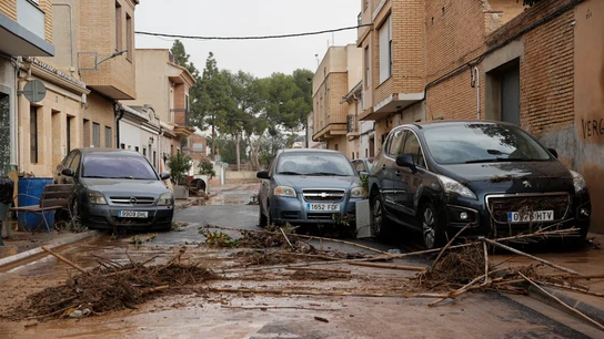 Estado en el que se encuentra una de las calles anegadas por las intensas lluvias de la fuerte dana que afecta especialmente el sur y el este de la península ibérica, este miércoles en Valencia. Estado en el que se encuentra una de las calles anegadas por las intensas lluvias de la fuerte dana que afecta especialmente el sur y el este de la península ibérica, este miércoles en Valencia.