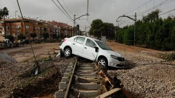 Una vía de tren en Picaña (Valencia)