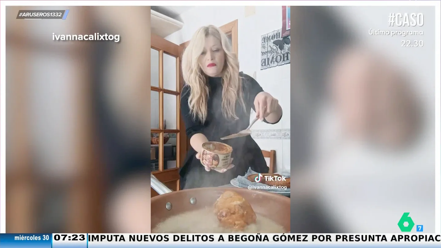 Una extranjera prepara una hamburguesa de callos a la madrileña hundida en aceite y salta la alarma en redes Una extranjera prepara una hamburguesa de callos a la madrileña hundida en aceite y salta la alarma en redes