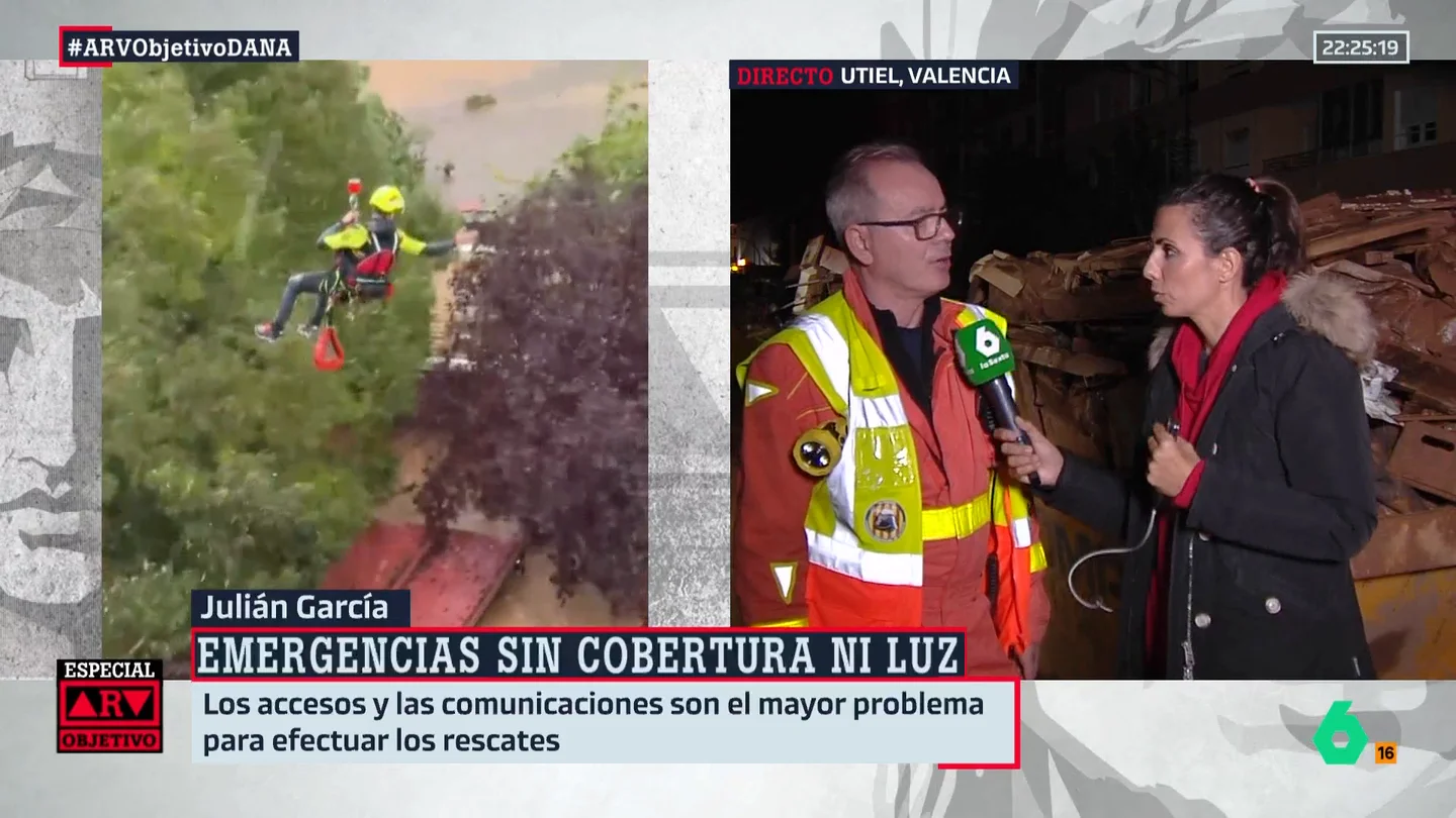 El sargento de bombero Julián García, sobre la falta de gas en Utiel: "El escape se ha solventado, pero el problema sigue. Eso ya es cosa de la compañía" El sargento de bombero Julián García, sobre la falta de gas en Utiel: "El escape se ha solventado, pero el problema sigue. Eso ya es cosa de la compañía"