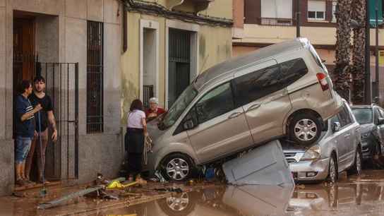 Vehículos destrozados tras el paso de la DANA por el barrio de La Torre de Valencia, a 30 de octubre de 2024, en Valencia. Vehículos destrozados tras el paso de la DANA por el barrio de La Torre de Valencia, a 30 de octubre de 2024, en Valencia.