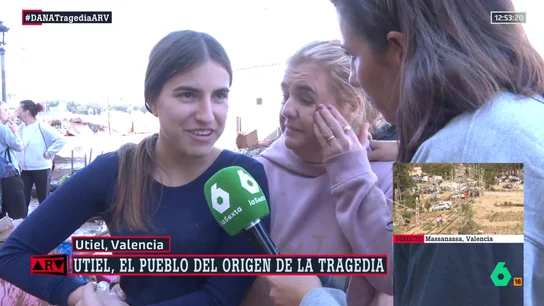 Una madre y su hija, tras sobrevivir a la DANA en Utiel: "Te asomabas al balcón y veías el agua a tus pies, decías, 'me muero'" Una madre y su hija, tras sobrevivir a la DANA en Utiel: "Te asomabas al balcón y veías el agua a tus pies, decías, 'me muero'"