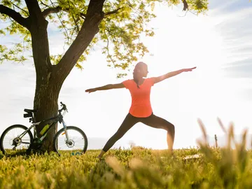 Mujer haciendo ejercicio Mujer haciendo ejercicio