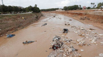 Las calles de Paiporta (Valencia) son auténticos barrizales 