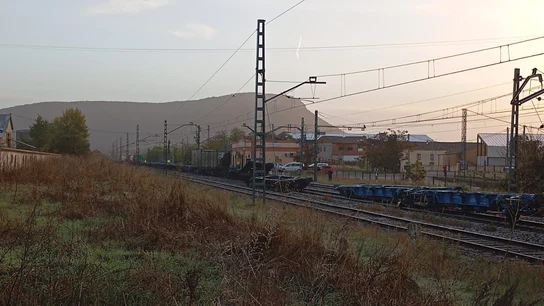 Imagen del tren descarrilado. Imagen del tren descarrilado.