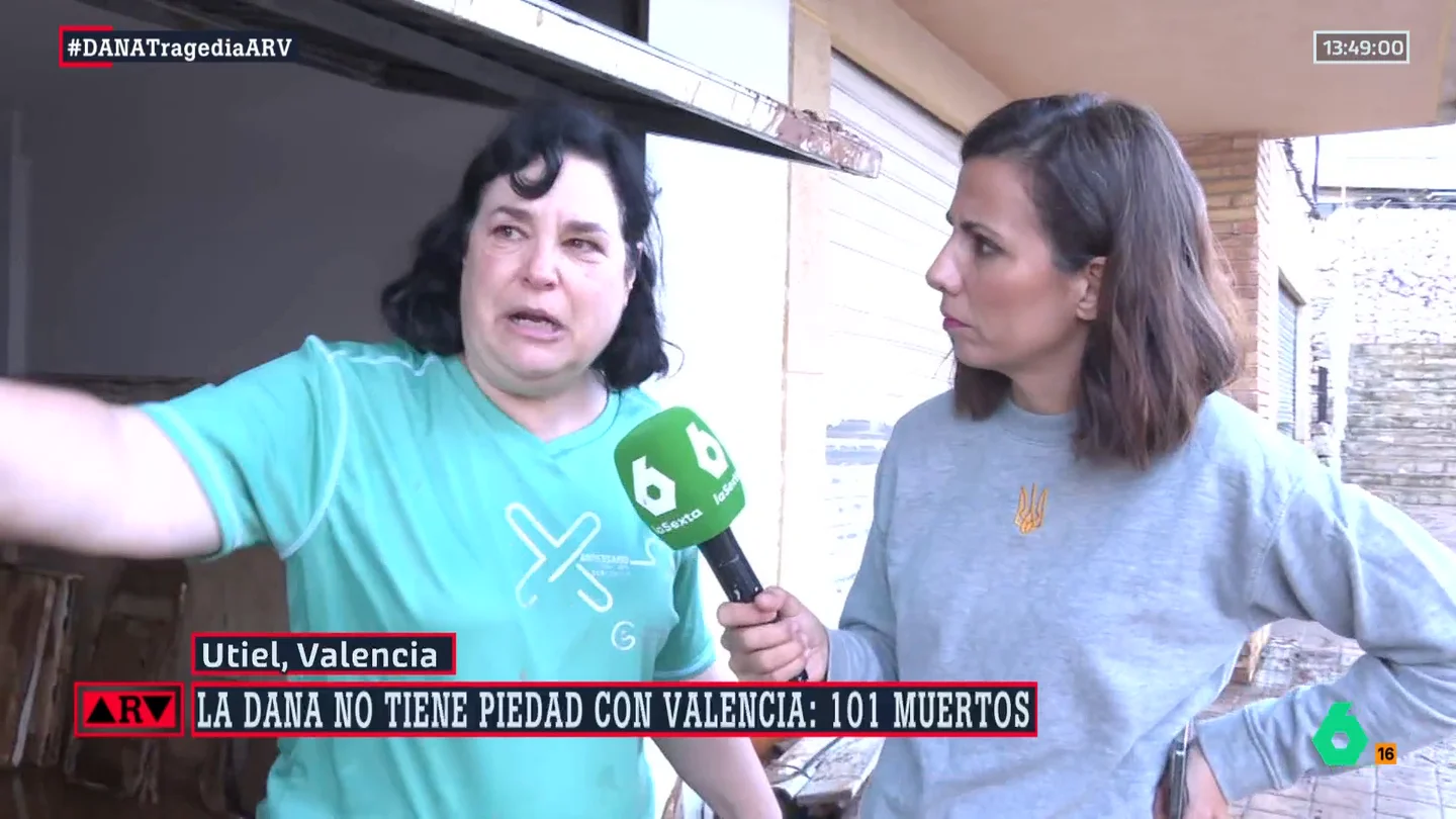 Encarna tras huir de su casa en Utiel con un bebé: "Nadie nos avisó. Pensábamos que a mi nieta se la llevaba la riada" Encarna tras huir de su casa en Utiel con un bebé: "Nadie nos avisó. Pensábamos que a mi nieta se la llevaba la riada"