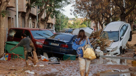 Vista de una calle afectada en Paiporta, tras las fuertes lluvias causadas por la DANA