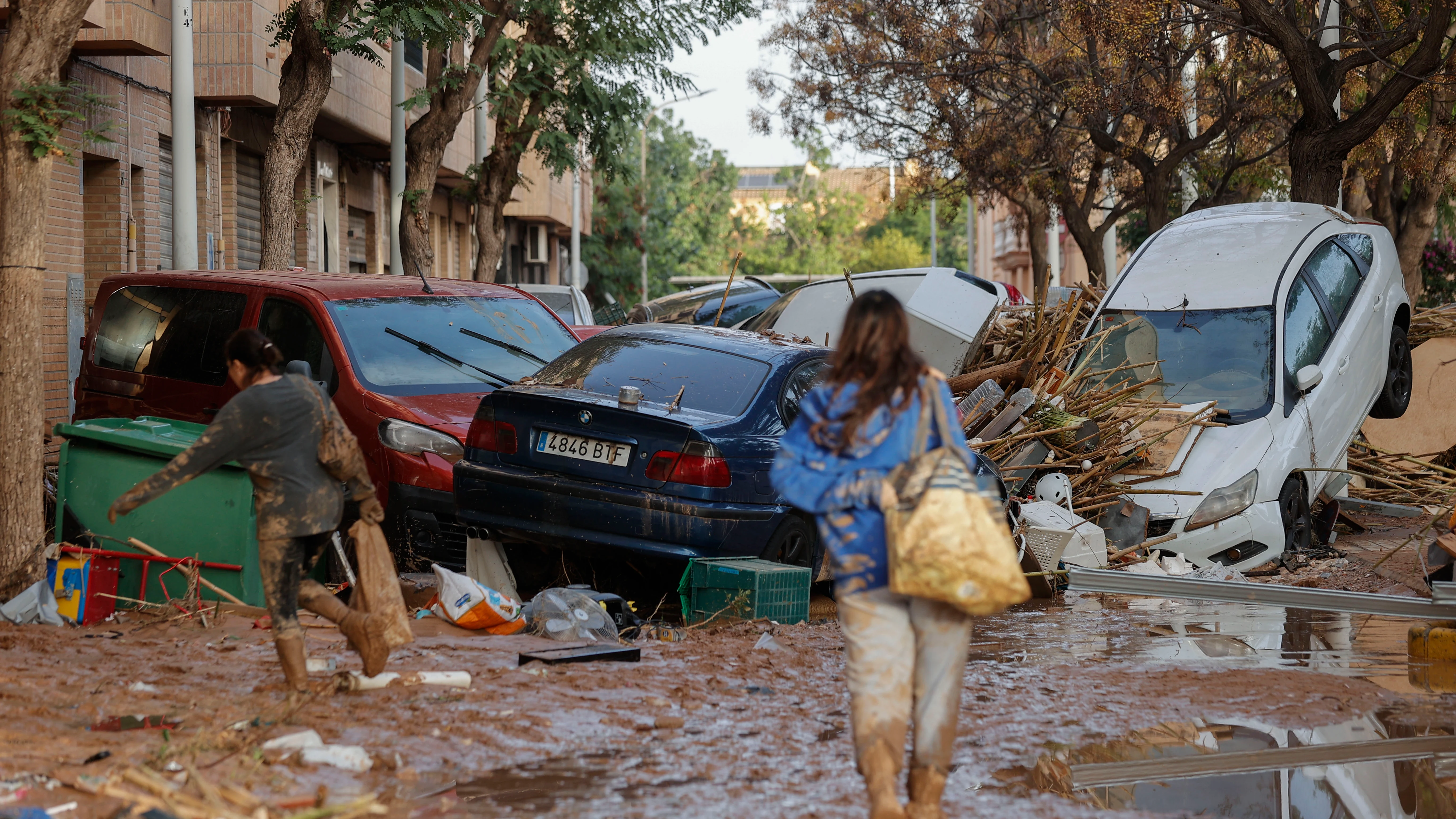 Vista de una calle afectada en Paiporta, tras las fuertes lluvias causadas por la DANA