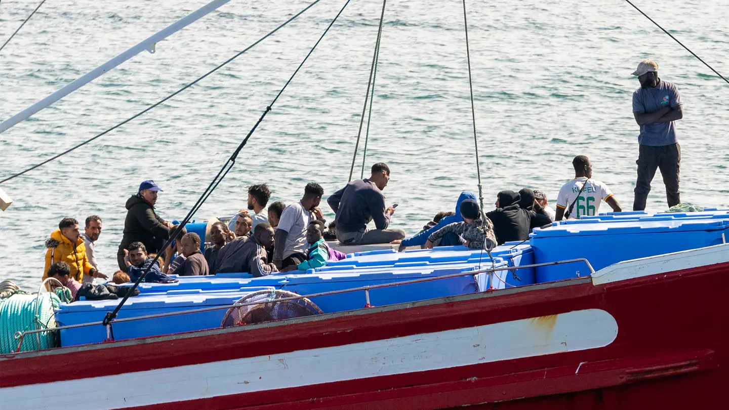 Migrantes rescatados por un pesquero Migrantes rescatados por un pesquero