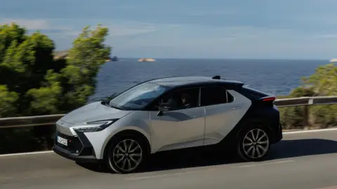 Toyota C-HR PHEV Toyota C-HR PHEV