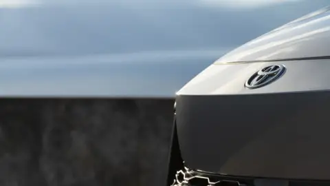 Toyota C-HR PHEV Toyota C-HR PHEV