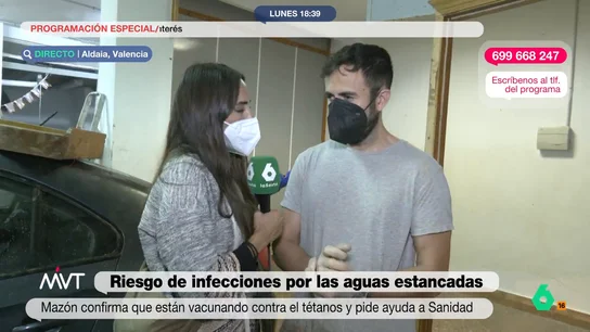 Alfonso, vecino de Aldaia: "No damos abasto; aquí estamos todo el día sacando mierda, fango y recuerdos por las ventanas" Alfonso, vecino de Aldaia: "No damos abasto; aquí estamos todo el día sacando mierda, fango y recuerdos por las ventanas"