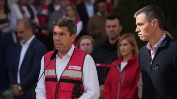 Carlos Mazón, interviene tras una reunión en el CECOPI del pasado jueves, junto a Pedro Sánchez.