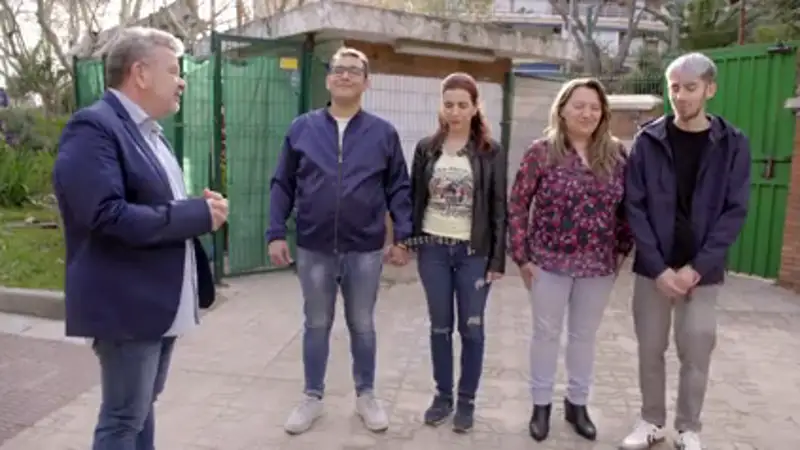 La increíble reforma con "aire deportivo" de Alberto Chicote hace llorar a los dueños del 'CD Estoril II' La increíble reforma con "aire deportivo" de Alberto Chicote hace llorar a los dueños del 'CD Estoril II'