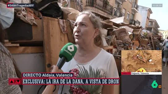 Marina Valdés se 'rompe' al ver una banda de fallera entre los escombros: "Representa lo que estamos viendo estos días" Marina Valdés se 'rompe' al ver una banda de fallera entre los escombros: "Representa lo que estamos viendo estos días"