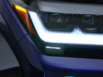 Espíritu clásico en un Toyota 4x4 lleno de tecnología actual y con aires surferos Espíritu clásico en un Toyota 4x4 lleno de tecnología actual y con aires surferos