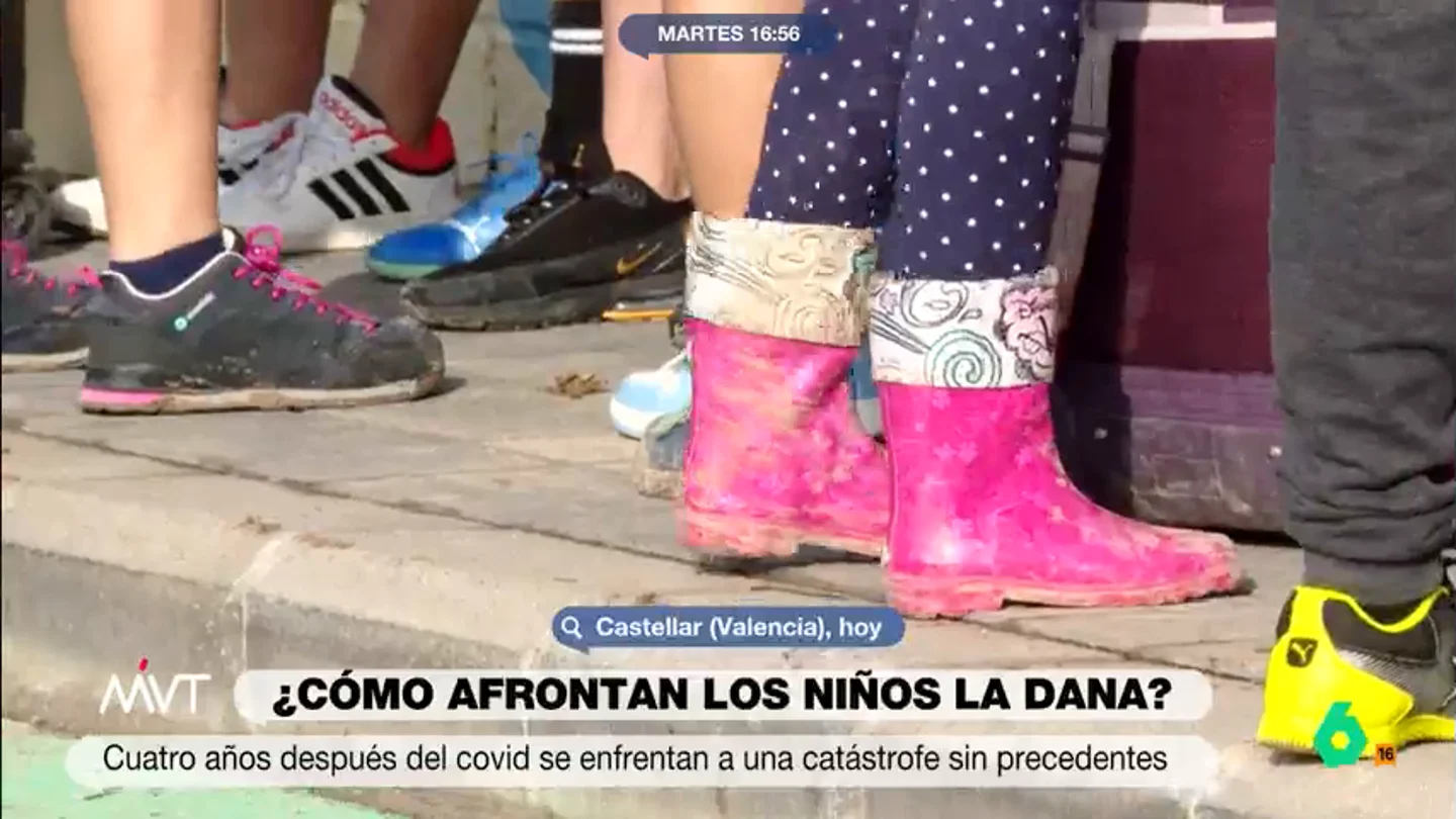 ¿Cómo afrontan los niños la DANA que ha arrasado Valencia? "Son unos guerreros, es increíble cómo se van recuperando" Aunque algunos centros escolares ya han podido reabrir sus puertas, muchos colegios que se vieron afectados por la DANA siguen cerrados ante el fango y los escombros que se acumulan en su interior.