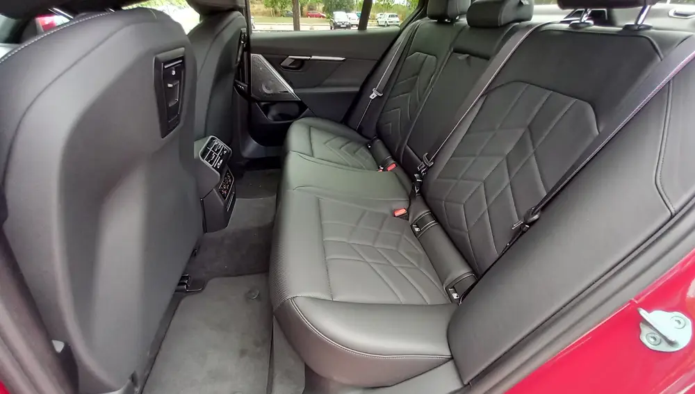 BMW i5 eDrive 40 BMW i5 eDrive 40