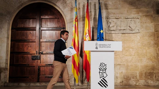 El president de la Generalitat valenciana, Carlos Mazón, ofrece una rueda de prensa tras un pleno extraordinario del Consell, a 4 de noviembre de 2024, en Valencia, Comunidad Valenciana (España). El president de la Generalitat valenciana, Carlos Mazón, ofrece una rueda de prensa tras un pleno extraordinario del Consell, a 4 de noviembre de 2024, en Valencia, Comunidad Valenciana (España).