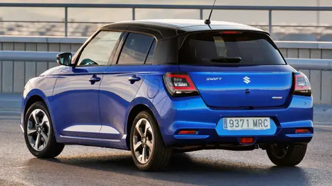 No se te ha pasado por la cabeza, pero este híbrido japonés de fiabilidad extrema es barato, tiene etiqueta ECO y es lo mejor si quieres un coche urbano que pueda salir a carretera Suzuki Swift