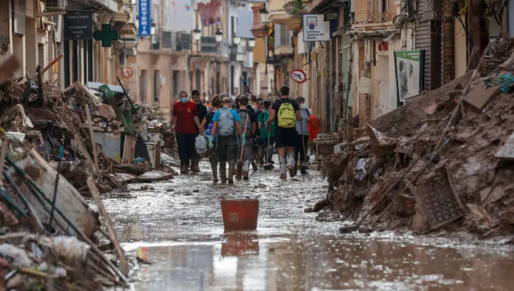 Fotografía de una de las calles de Paiporta Fotografía de una de las calles de Paiporta
